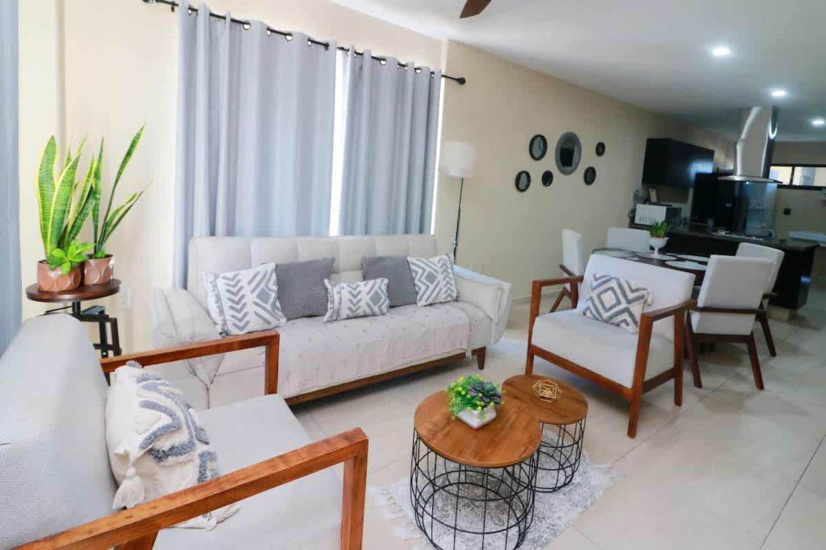 1 Block From The Malecon View - Flamingo 601