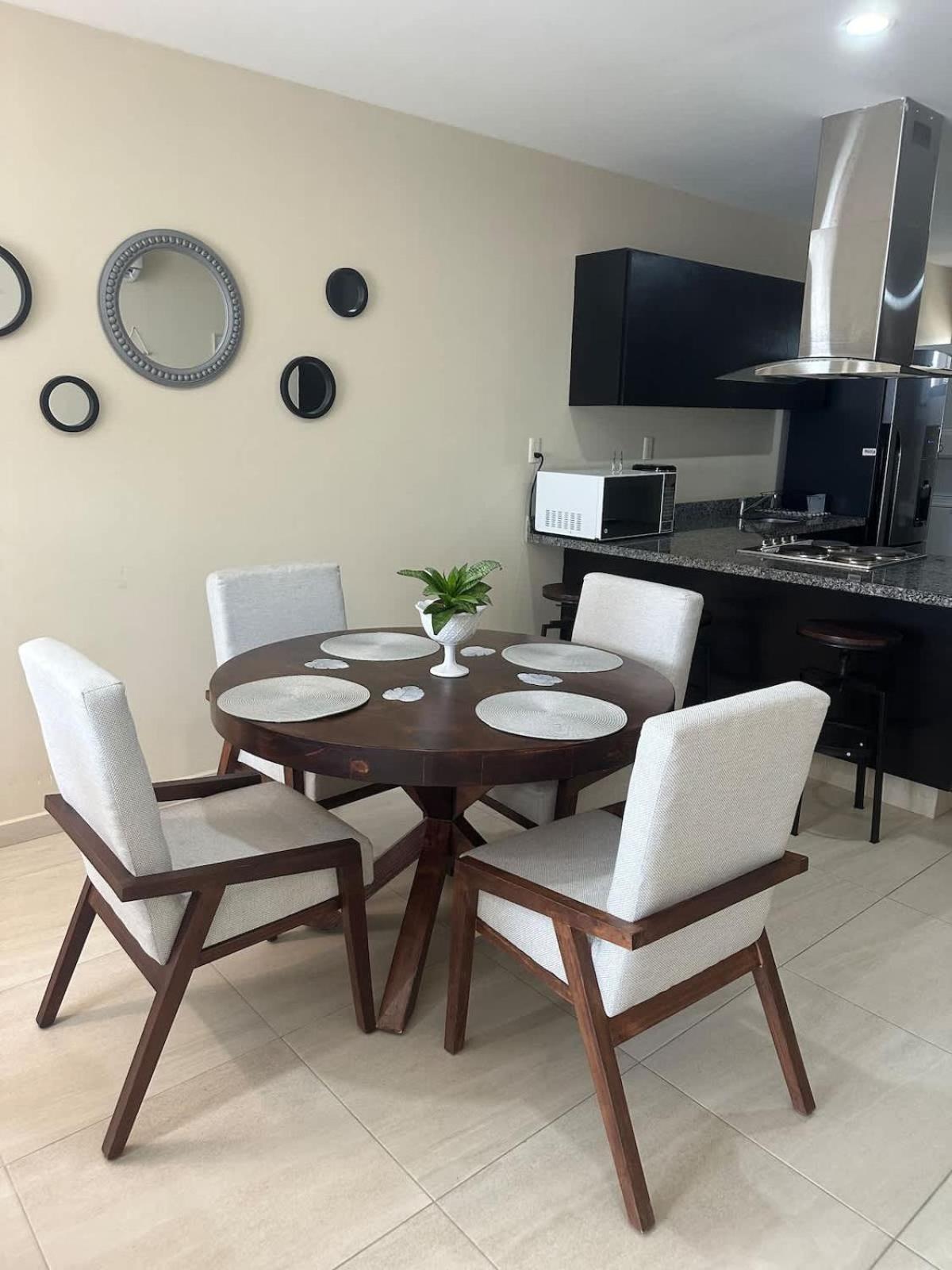 1 Block From The Malecon View - Flamingo 601