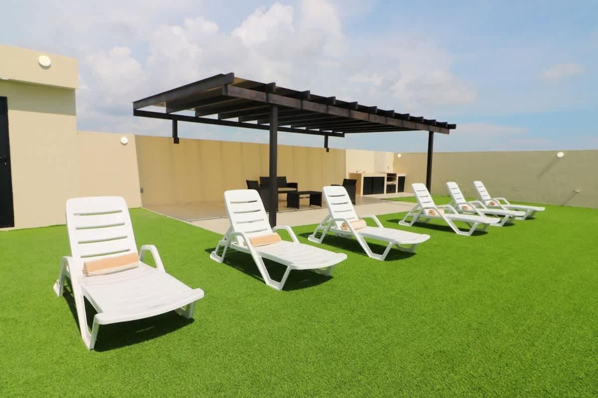 1 Block From The Malecon View - Flamingo 601